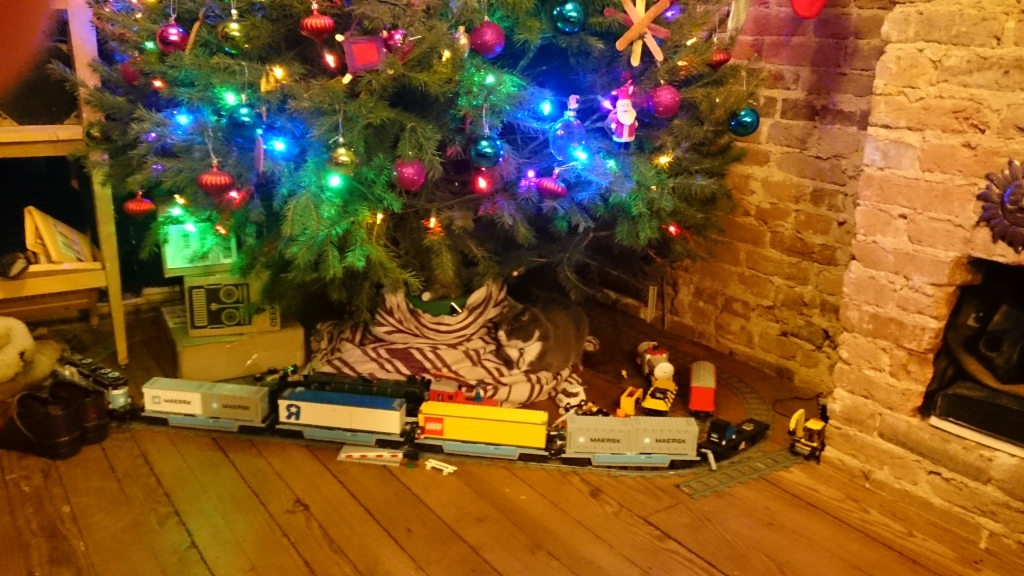 Emil found a nice spot under the tree to watch the LEGO train.
